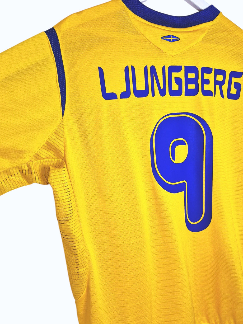 Sweden World Cup 2006 Ljungberg Home Shirt (L)