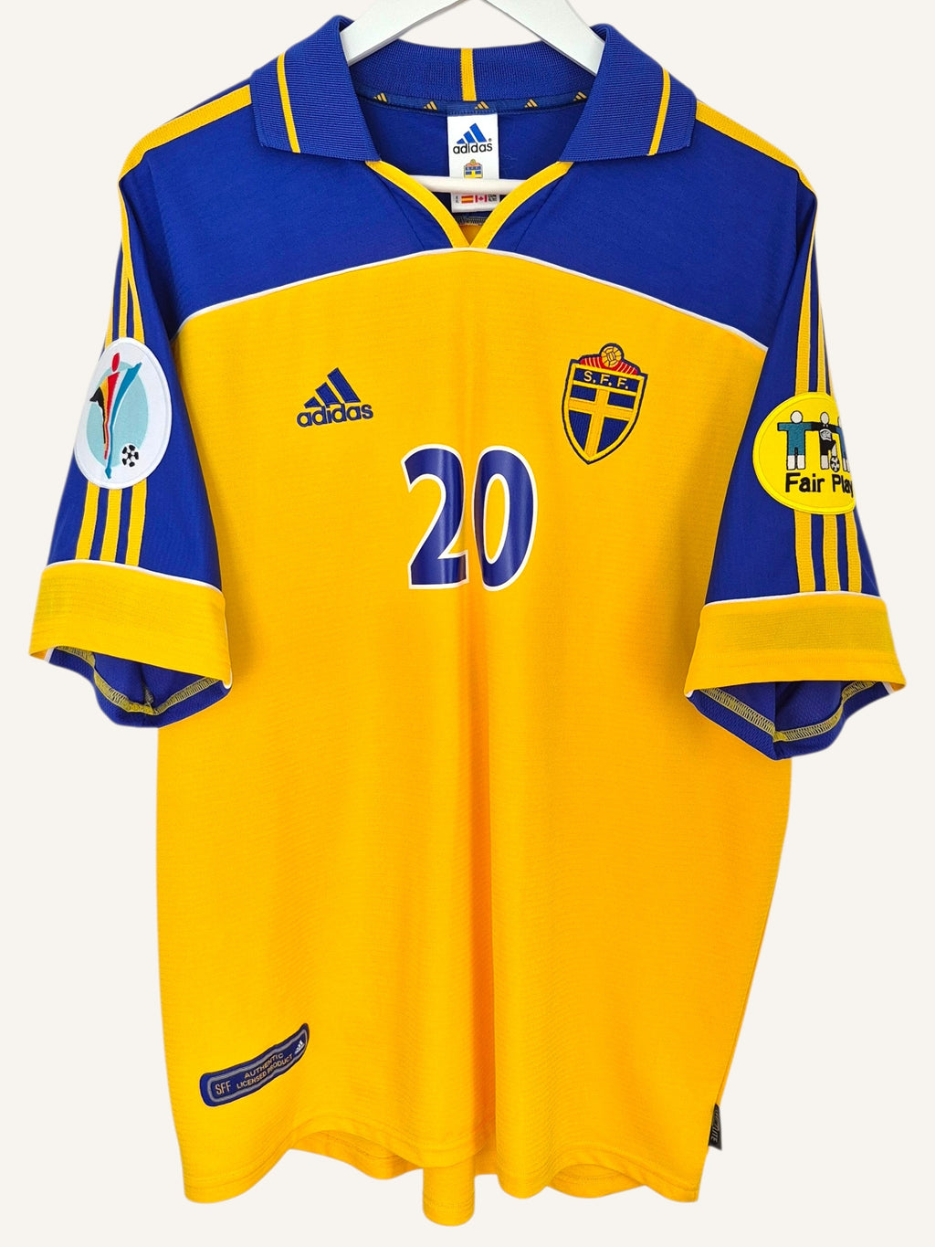 Sweden 2000-2002 Larsson Euro  Home Shirt (XL)