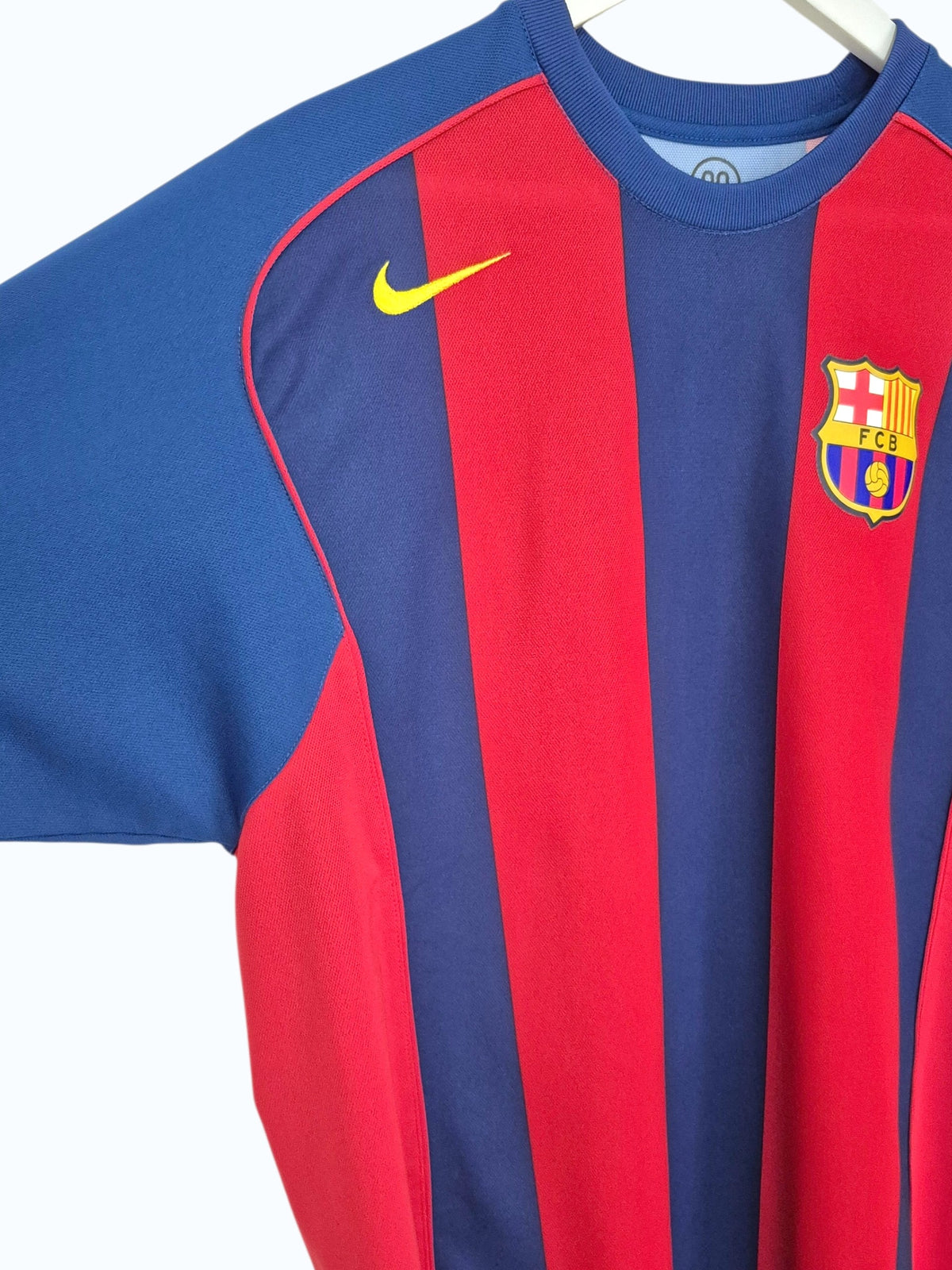 FC Barcelona 2004-2005 Ronaldinho Basic Home Shirt (L)