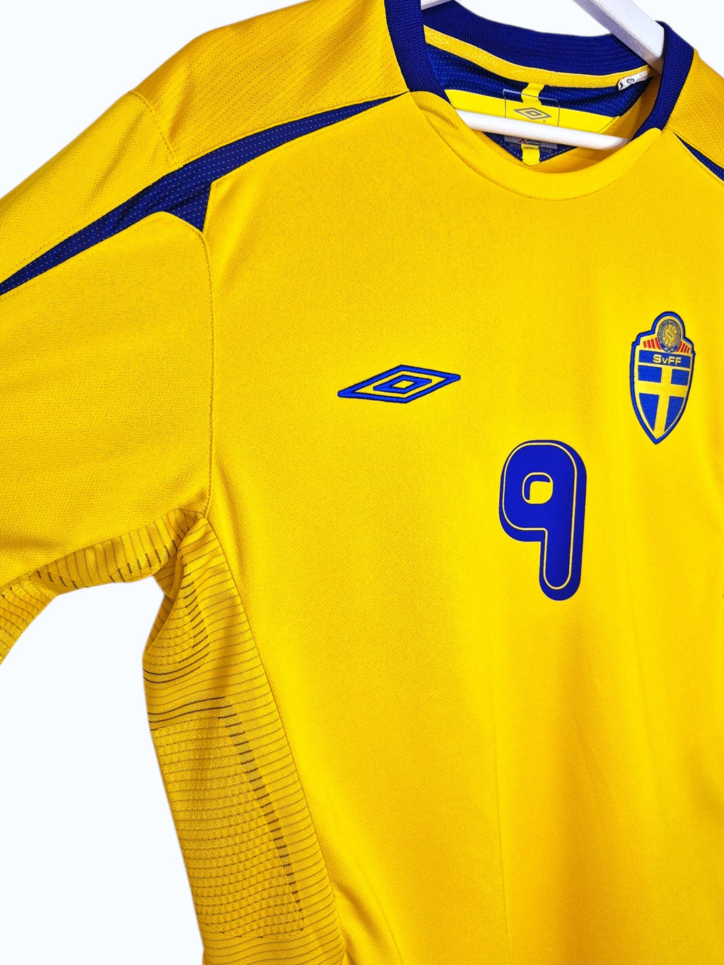 Sweden World Cup 2006 Ljungberg Home Shirt (L)