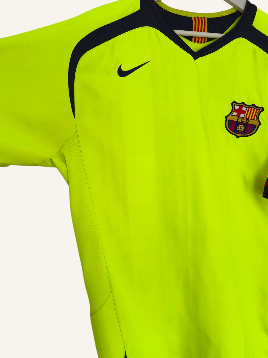 FC Barcelona 2005-2006 Ronaldinho Away Shirt (XL)