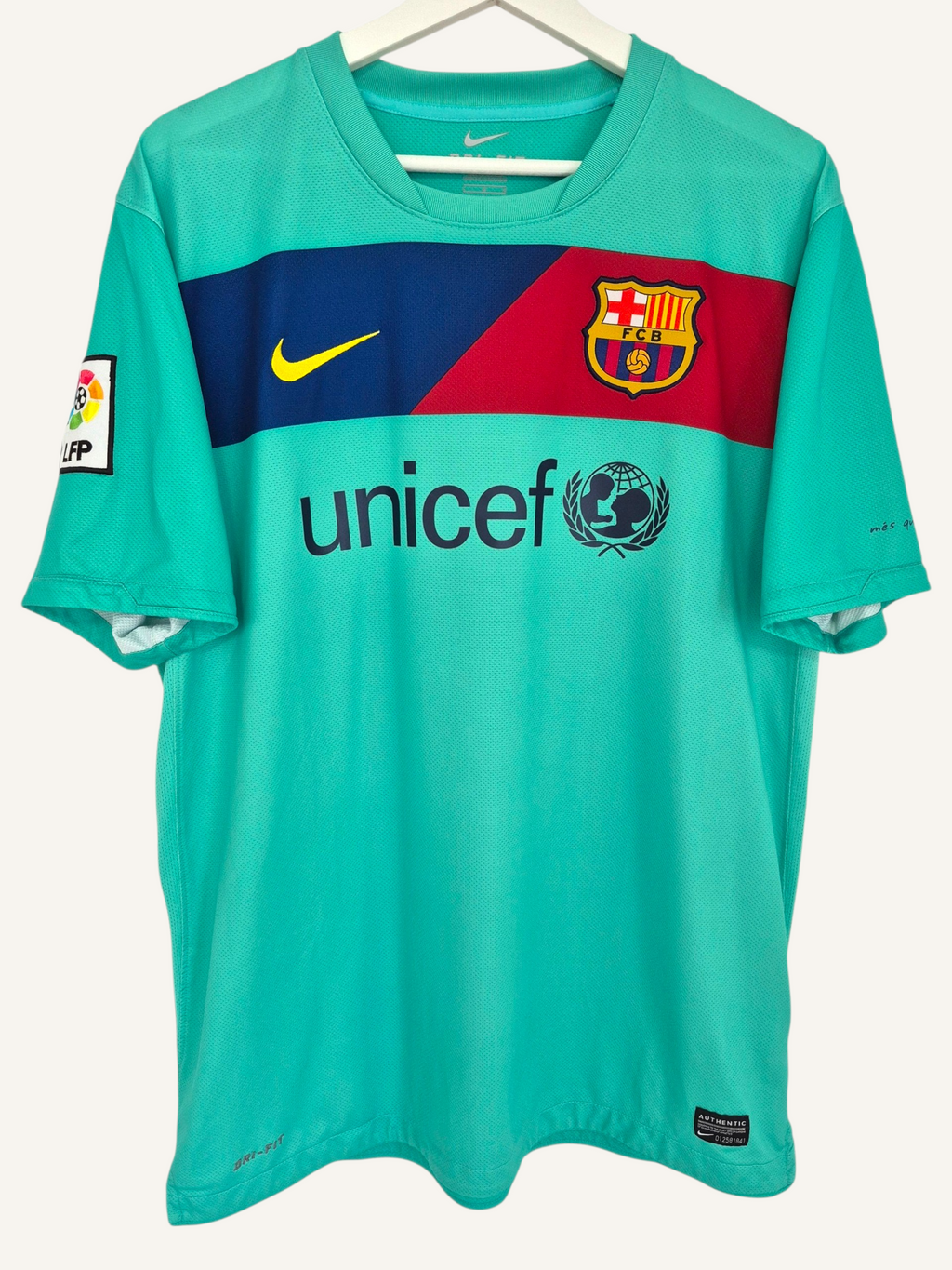 FC Barcelona 2010-2011 Messi Away Shirt (L)