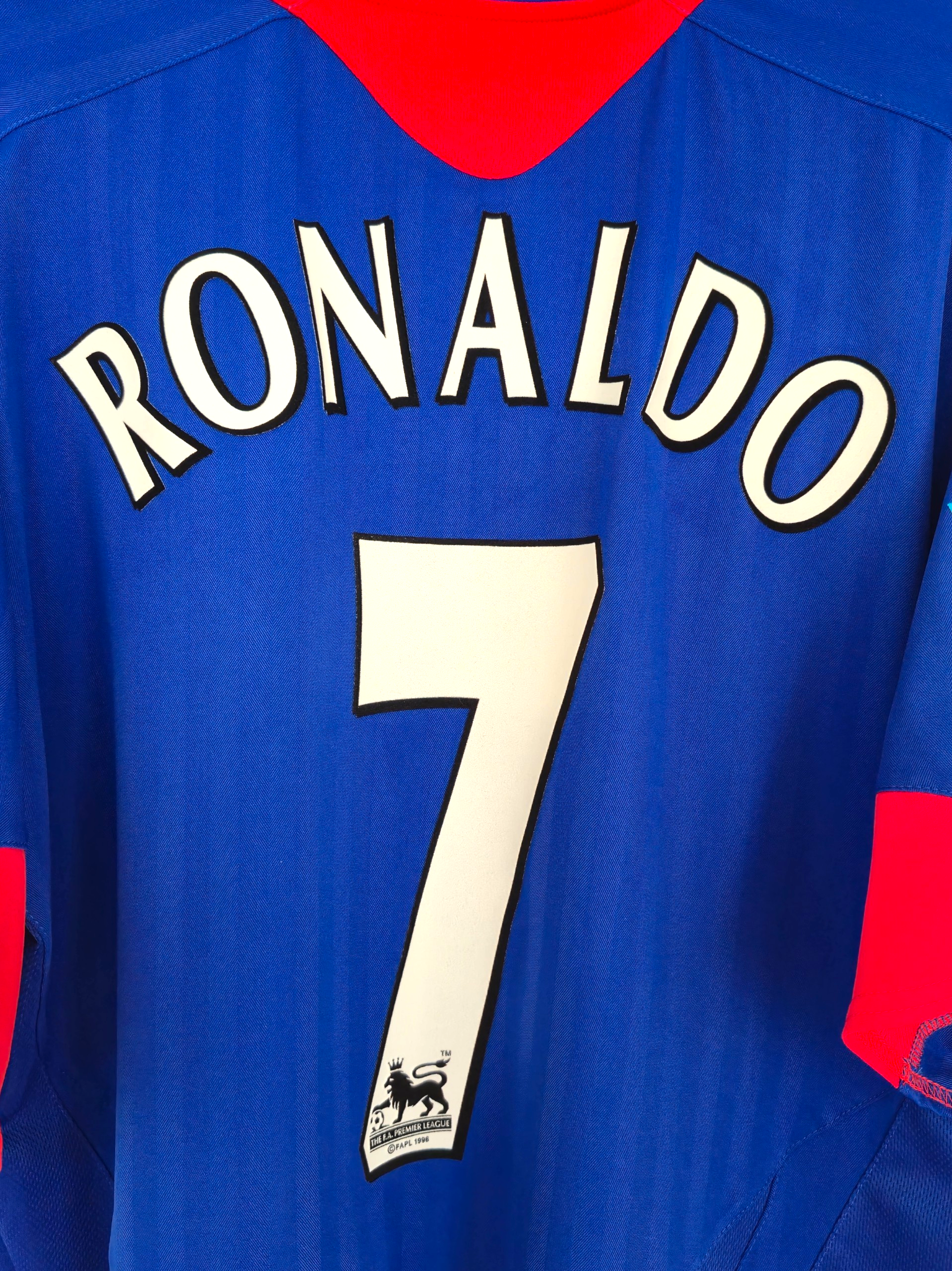 Manchester United 2005-2006 Ronaldo Away Shirt (XL)