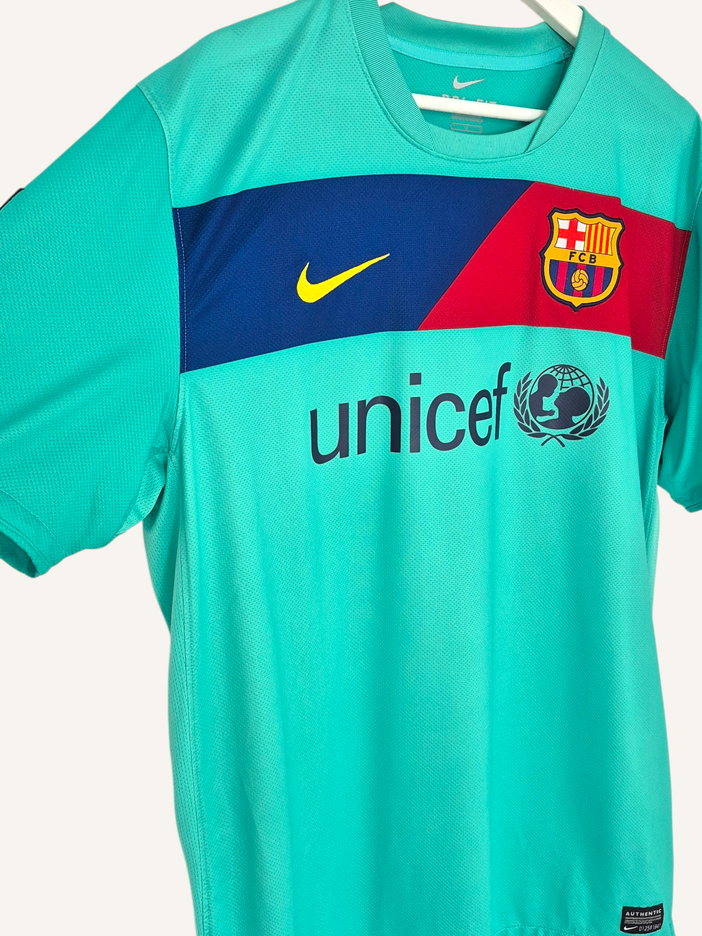 FC Barcelona 2010-2011 Messi Away Shirt (L)