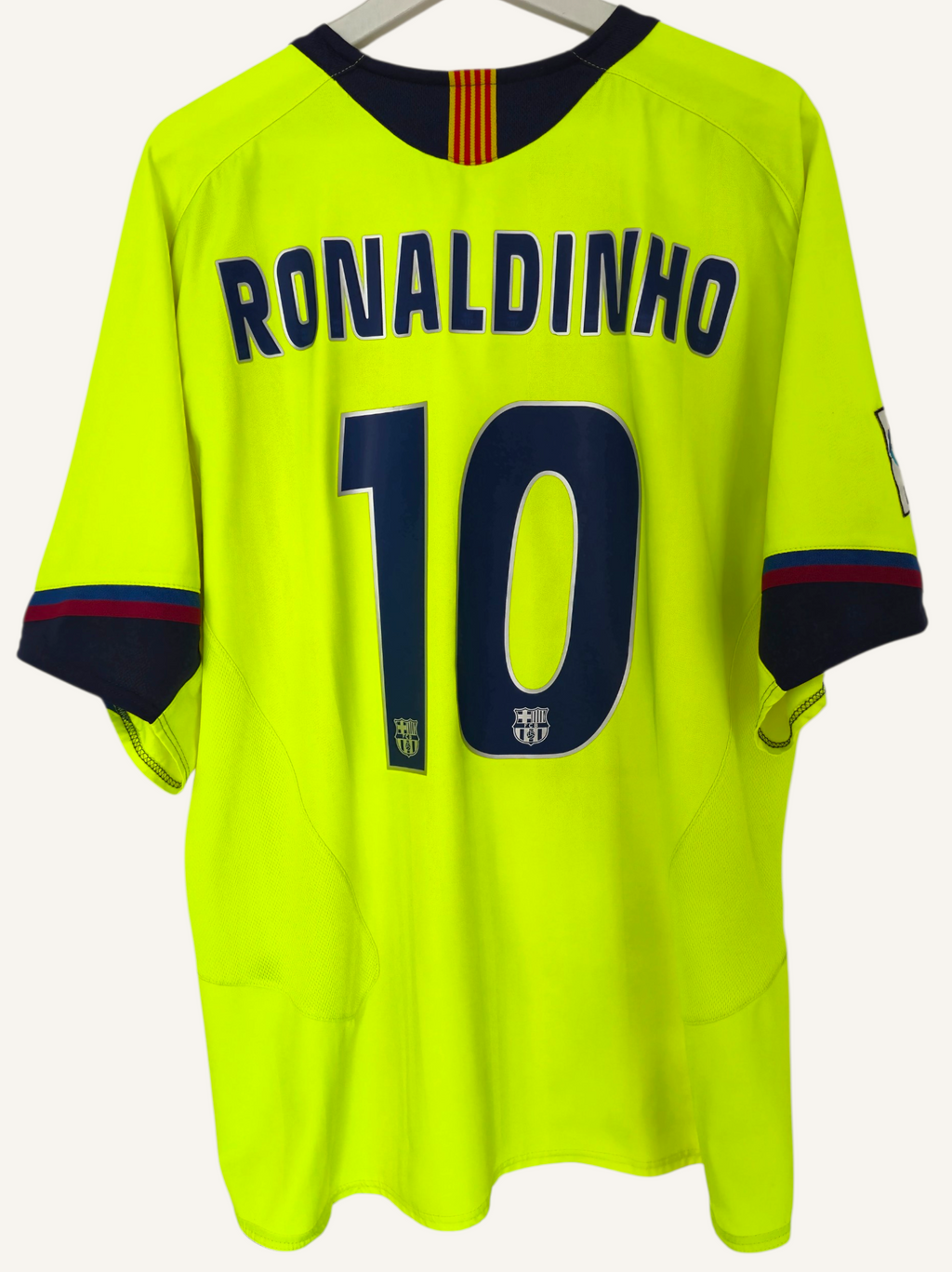 FC Barcelona 2005-2006 Ronaldinho Away Shirt (XL)