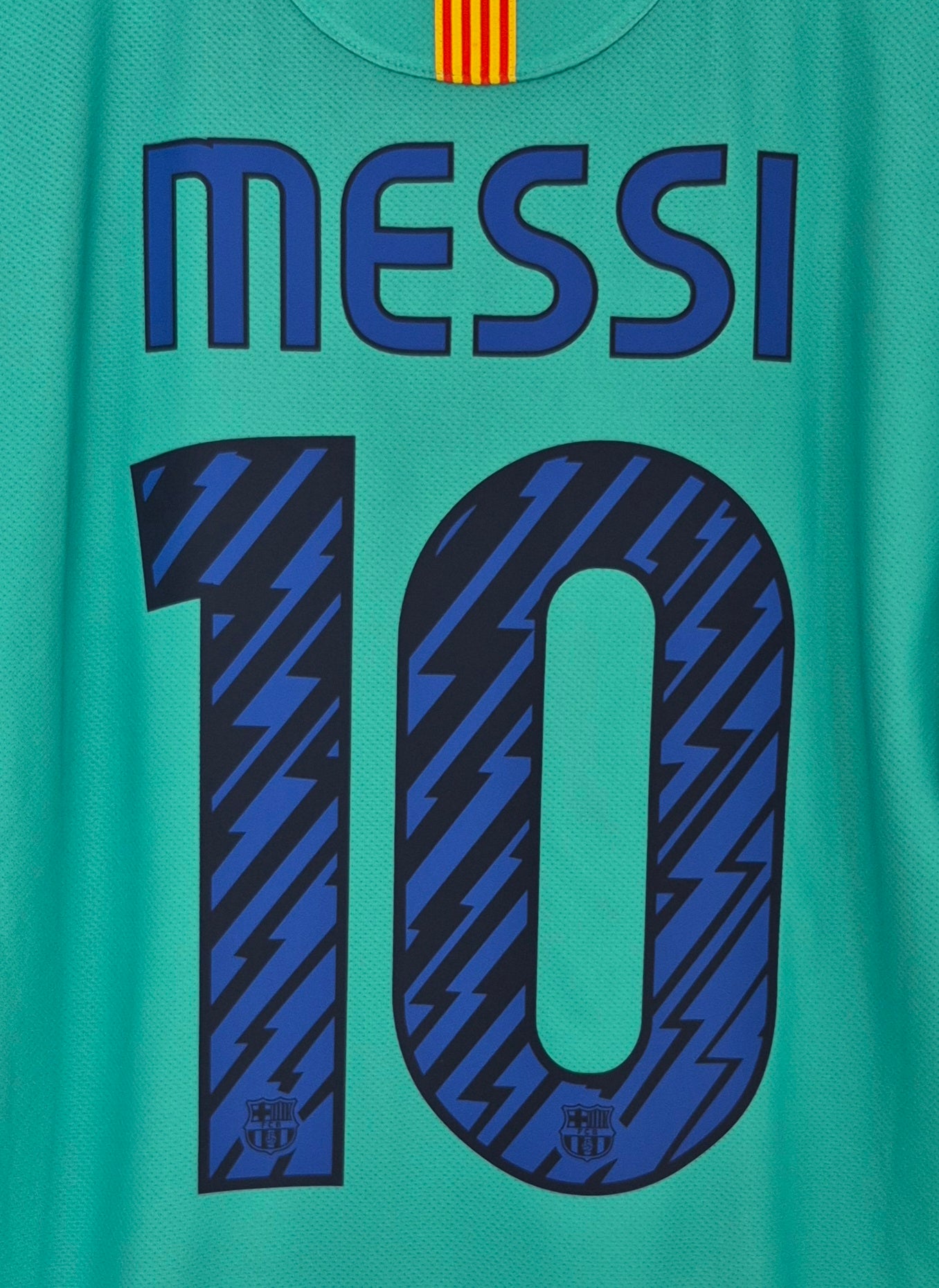 FC Barcelona 2010-2011 Messi Away Shirt (L)