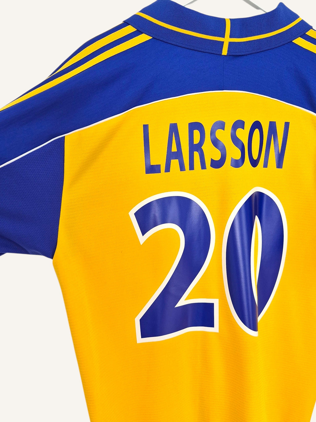 Sweden 2000-2002 Larsson Euro  Home Shirt (XL)