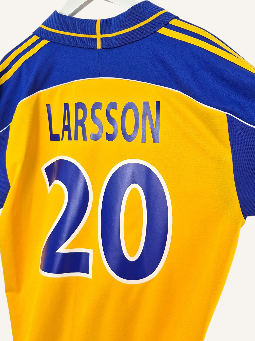 Sweden 2000-2002 Larsson Euro  Home Shirt (XL)