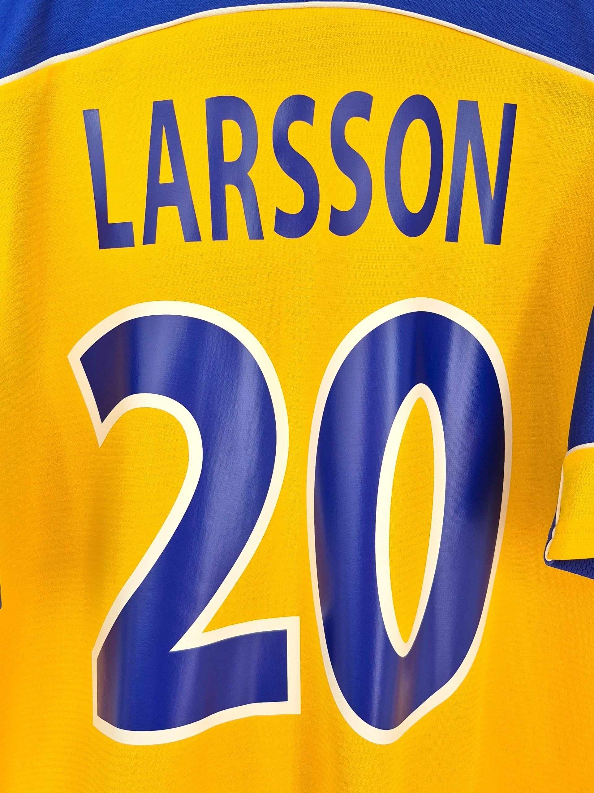 Sweden 2000-2002 Larsson Euro  Home Shirt (XL)